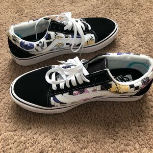 Women’s size 9 floral old skool vans with comfy cush.